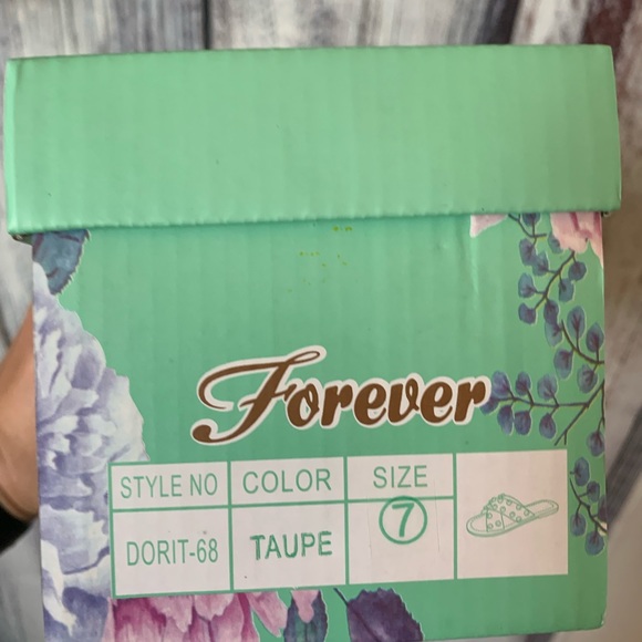 Taupe and gold spiked Sandals / Slides NWT - Picture 7 of 9